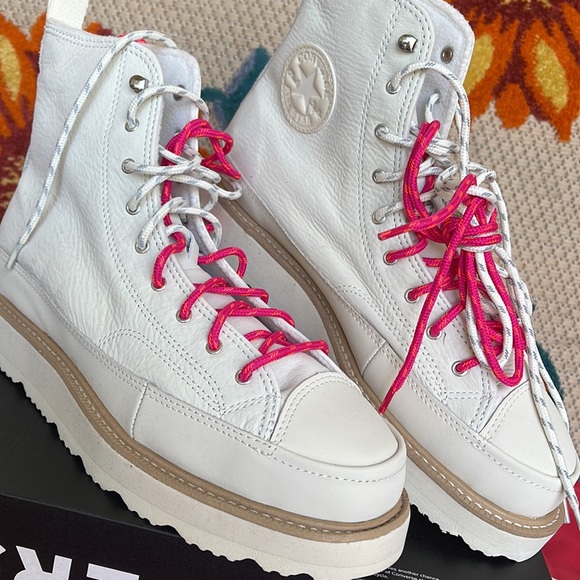 Converse 173212C
CHUCK TAYLOR CRAFTED BOOT HI
EGRET/NATURAL IVORY/PRIME PNK
WMNS - Picture 8 of 16